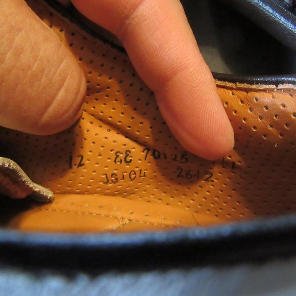 Athletic_Shoes
